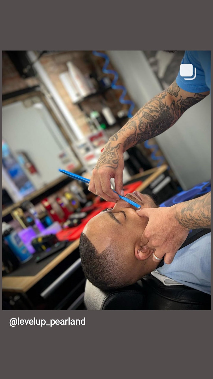 The art of traditional wet shaving with a straight razor